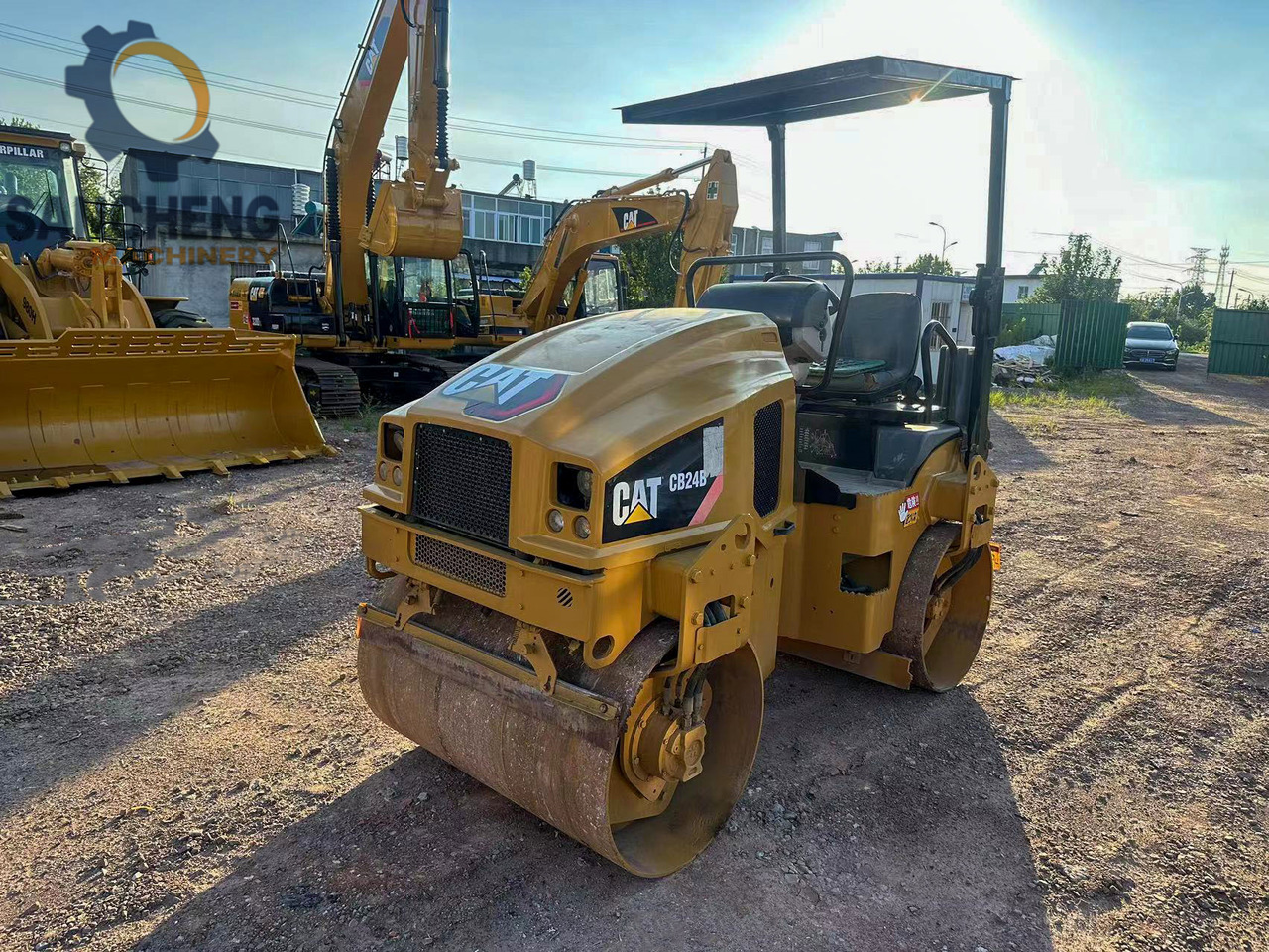 CAT CB24B - Compacteur: photos 3 CAT CB24B - Compacteur: photos 3