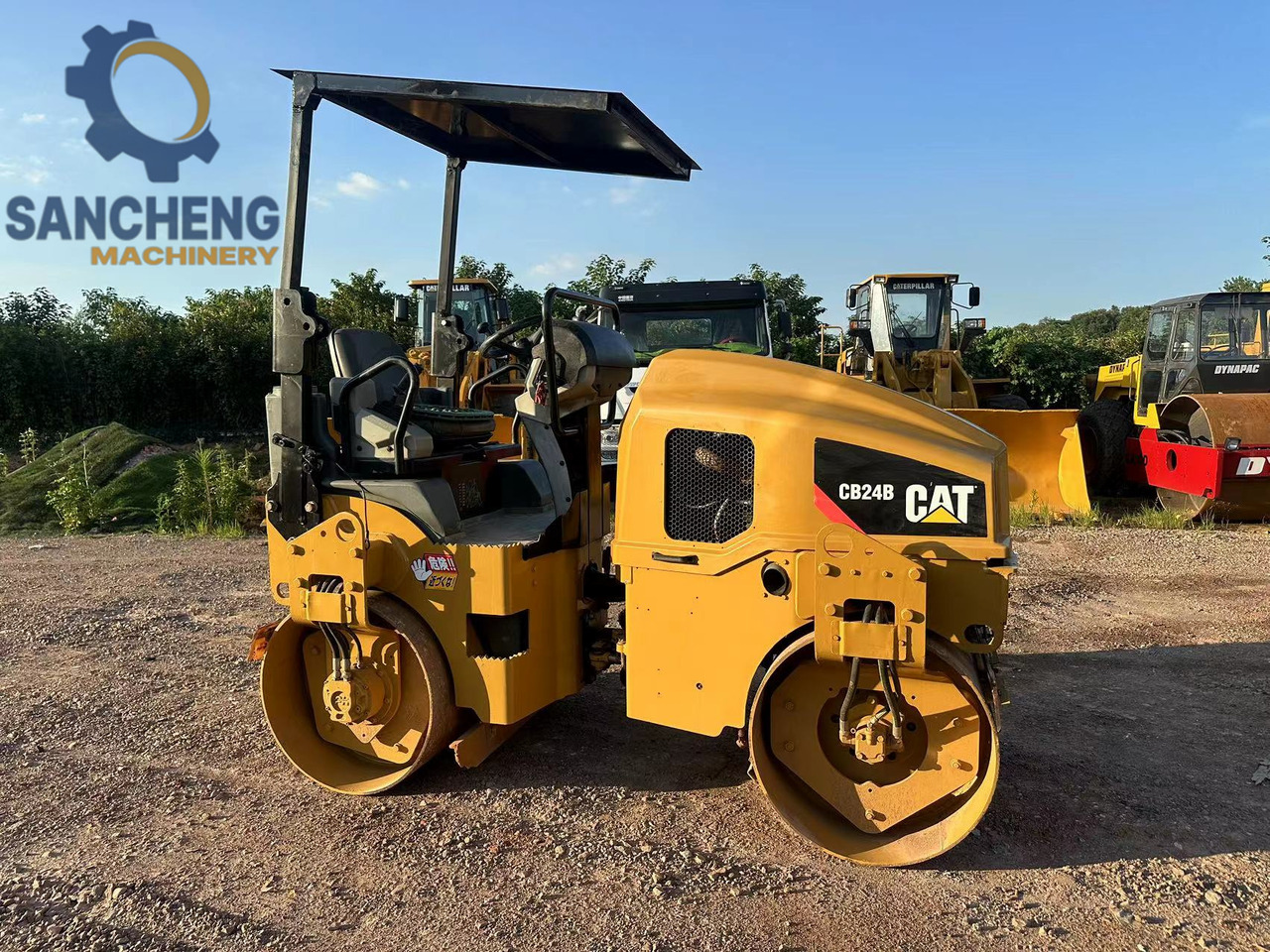 CAT CB24B - Compacteur: photos 1 CAT CB24B - Compacteur: photos 1