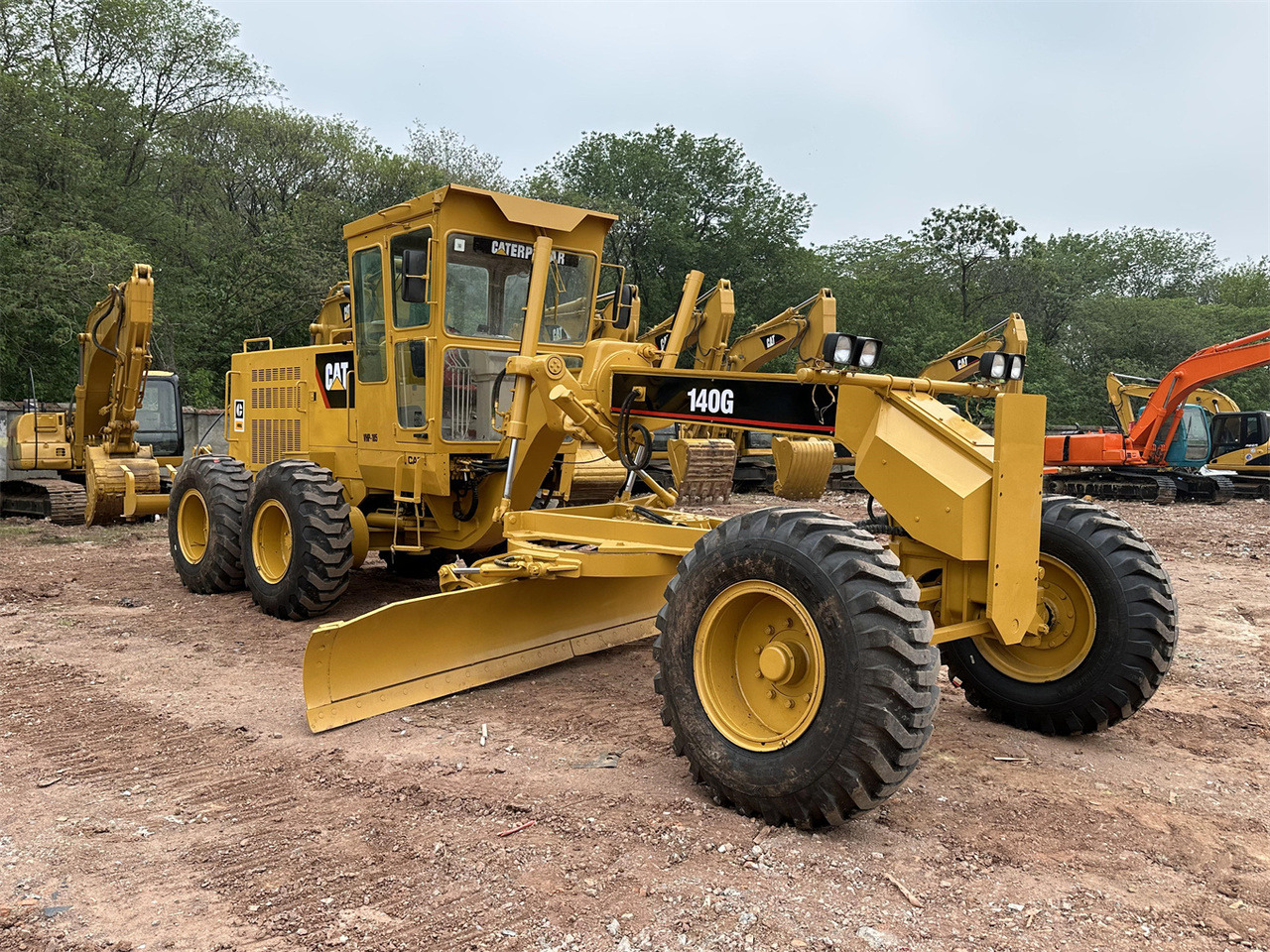 CATERPILLAR 140G - Niveleuse: photos 1 CATERPILLAR 140G - Niveleuse: photos 1