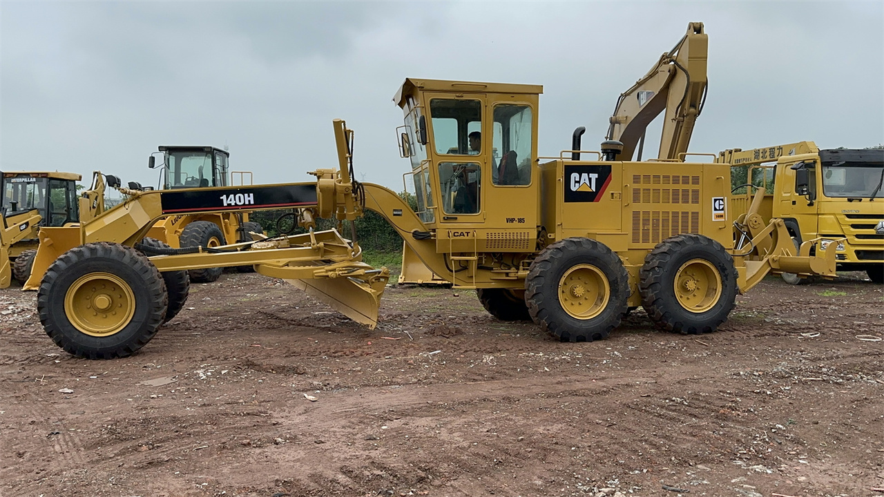 CATERPILLAR 140H - Niveleuse: photos 2 CATERPILLAR 140H - Niveleuse: photos 2