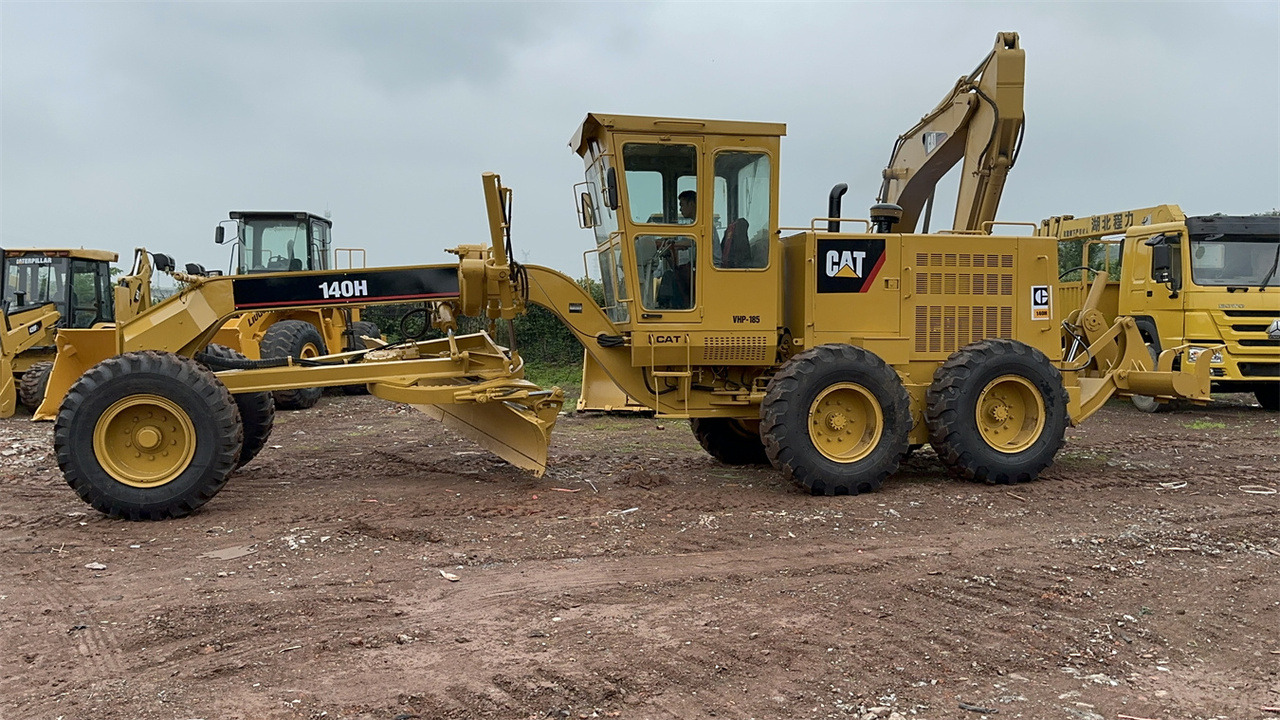 CATERPILLAR 140H - Niveleuse: photos 3 CATERPILLAR 140H - Niveleuse: photos 3