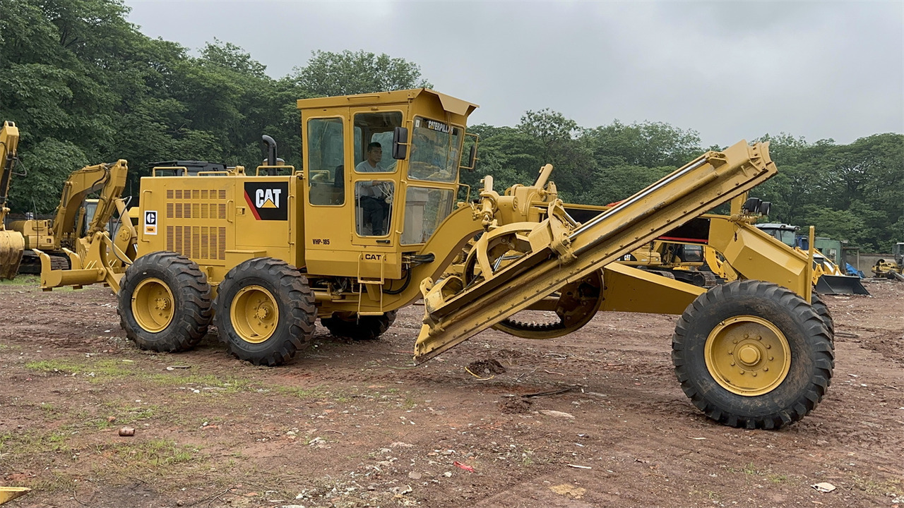 CATERPILLAR 140K - Niveleuse: photos 2 CATERPILLAR 140K - Niveleuse: photos 2