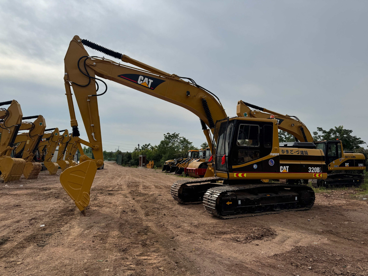CATERPILLAR 320BL - Pelle sur chenille: photos 3 CATERPILLAR 320BL - Pelle sur chenille: photos 3