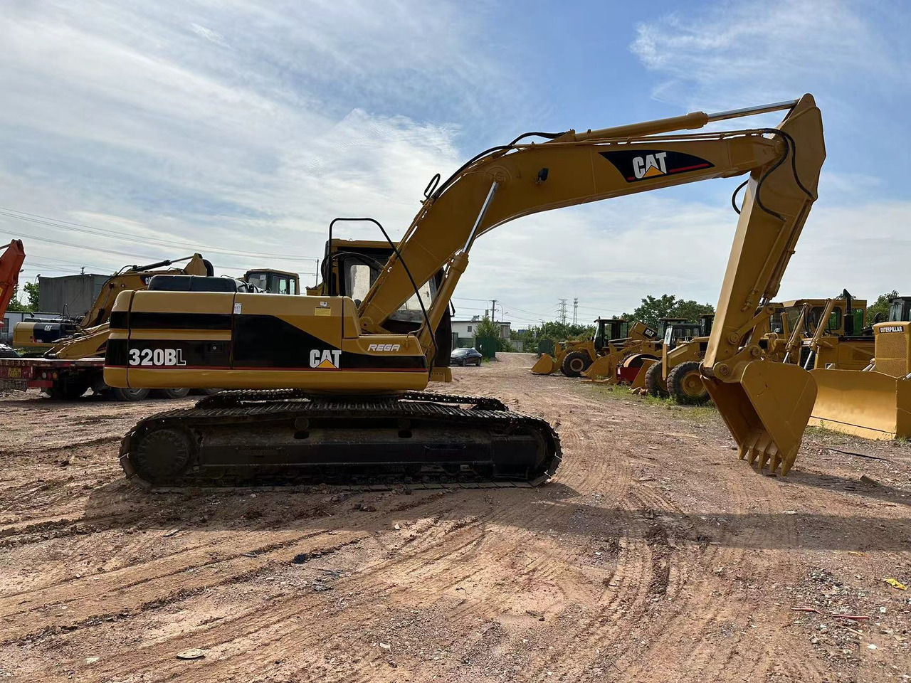 CATERPILLAR 320BL - Pelle sur chenille: photos 3 CATERPILLAR 320BL - Pelle sur chenille: photos 3
