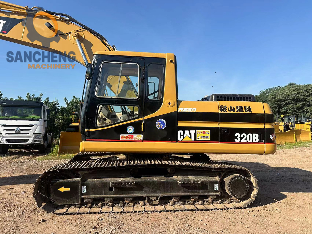CATERPILLAR 320BL - Pelle sur chenille: photos 4 CATERPILLAR 320BL - Pelle sur chenille: photos 4