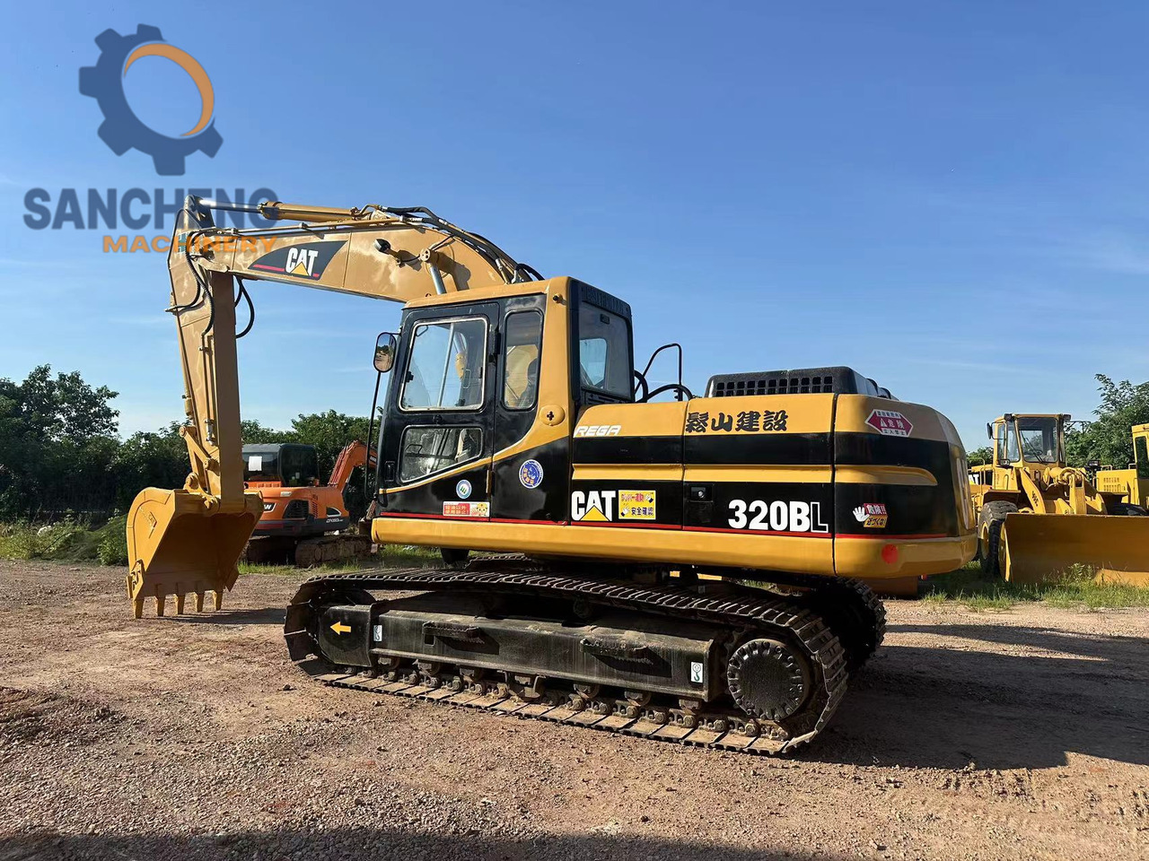 CATERPILLAR 320BL - Pelle sur chenille: photos 3 CATERPILLAR 320BL - Pelle sur chenille: photos 3