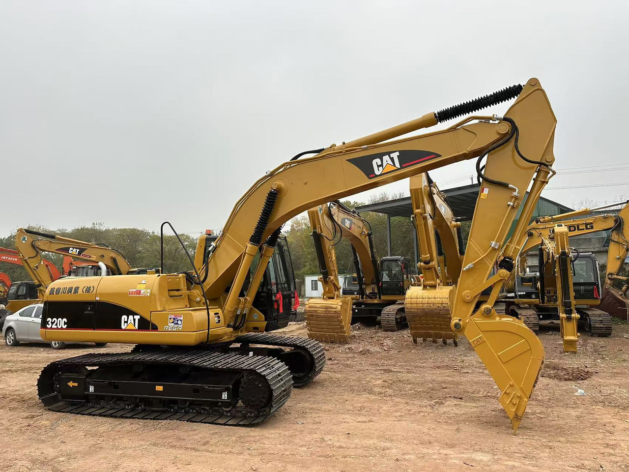 CATERPILLAR 320C - Pelle sur chenille: photos 3 CATERPILLAR 320C - Pelle sur chenille: photos 3