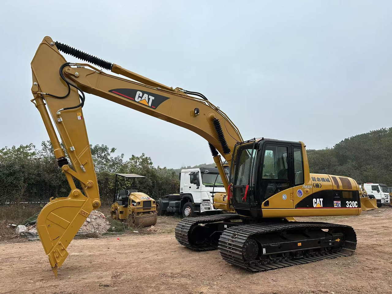 CATERPILLAR 320CL - Pelle sur chenille: photos 3 CATERPILLAR 320CL - Pelle sur chenille: photos 3