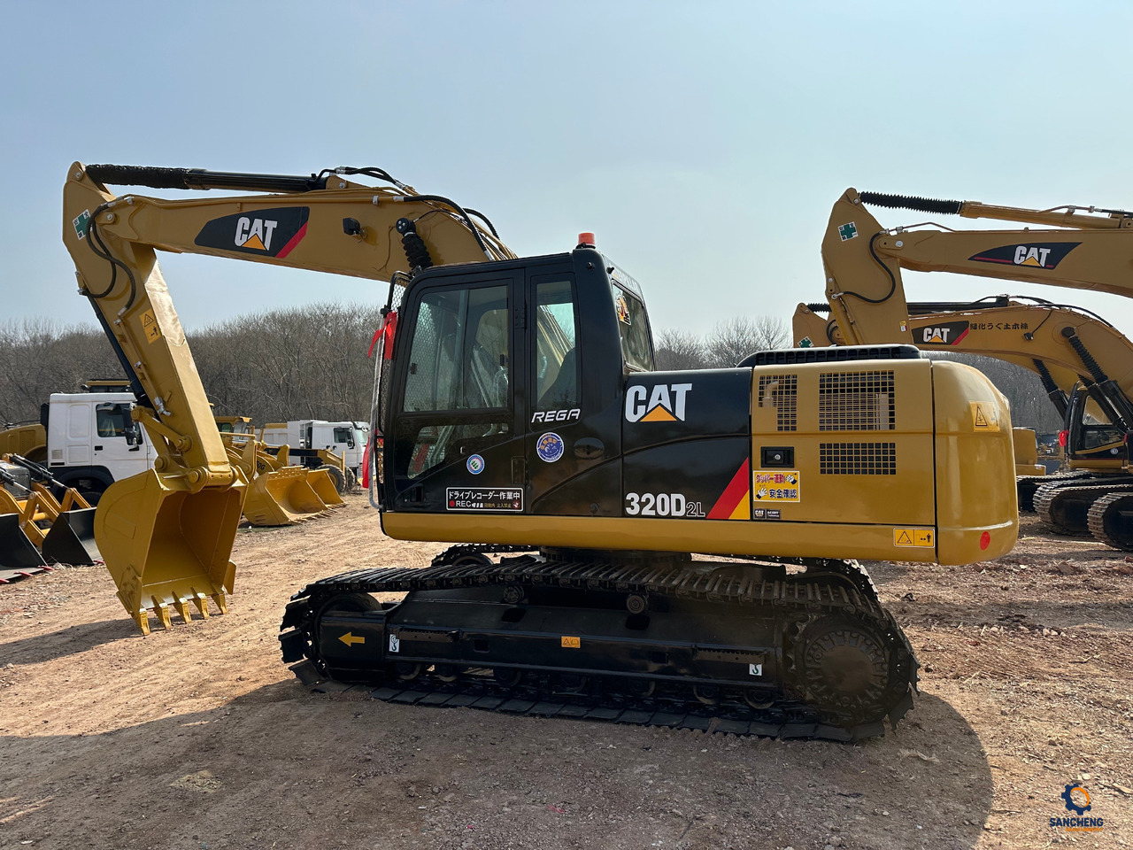 CATERPILLAR 320D2L - Pelle sur chenille: photos 2 CATERPILLAR 320D2L - Pelle sur chenille: photos 2