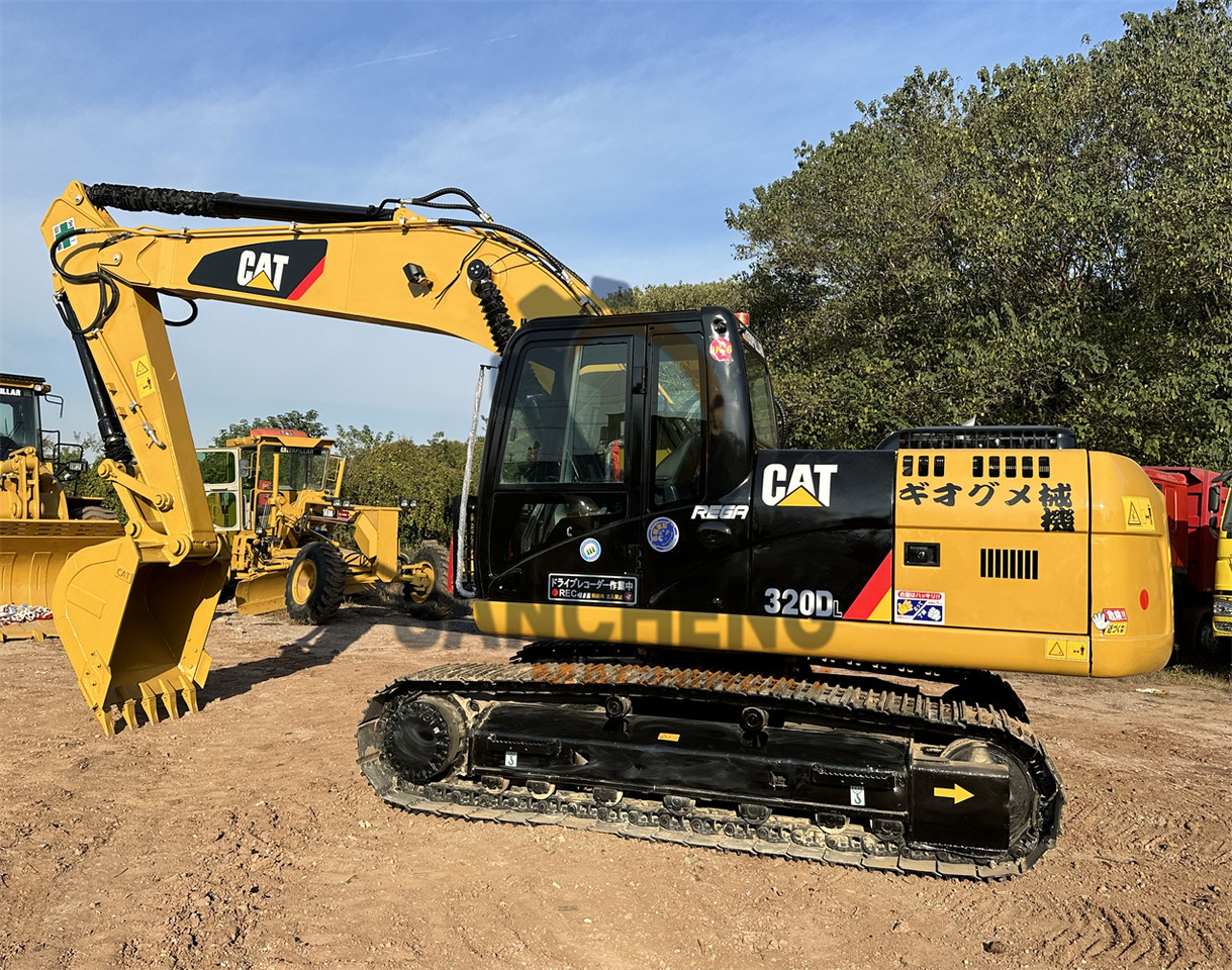 CATERPILLAR 320DL - Pelle sur chenille: photos 3 CATERPILLAR 320DL - Pelle sur chenille: photos 3