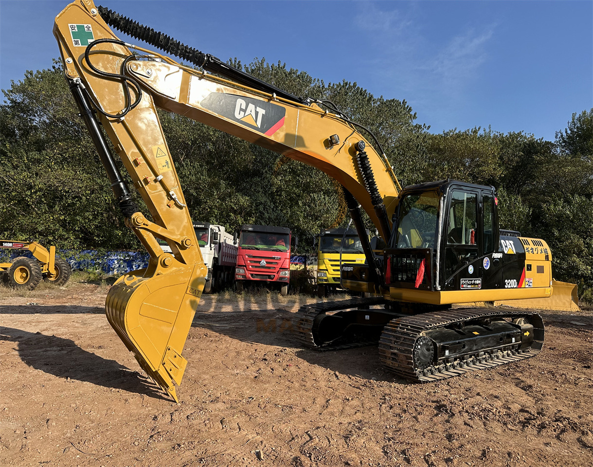 CATERPILLAR 320DL - Pelle sur chenille: photos 4 CATERPILLAR 320DL - Pelle sur chenille: photos 4