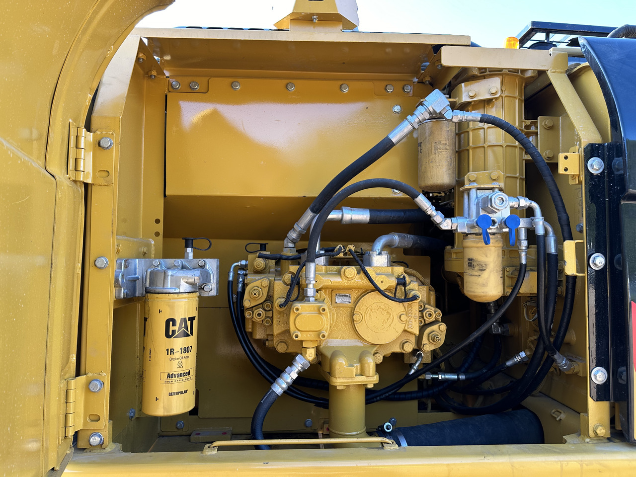 Pelle sur chenille CATERPILLAR 320DL crawler excavator: photos 10 Pelle sur chenille CATERPILLAR 320DL crawler excavator: photos 10