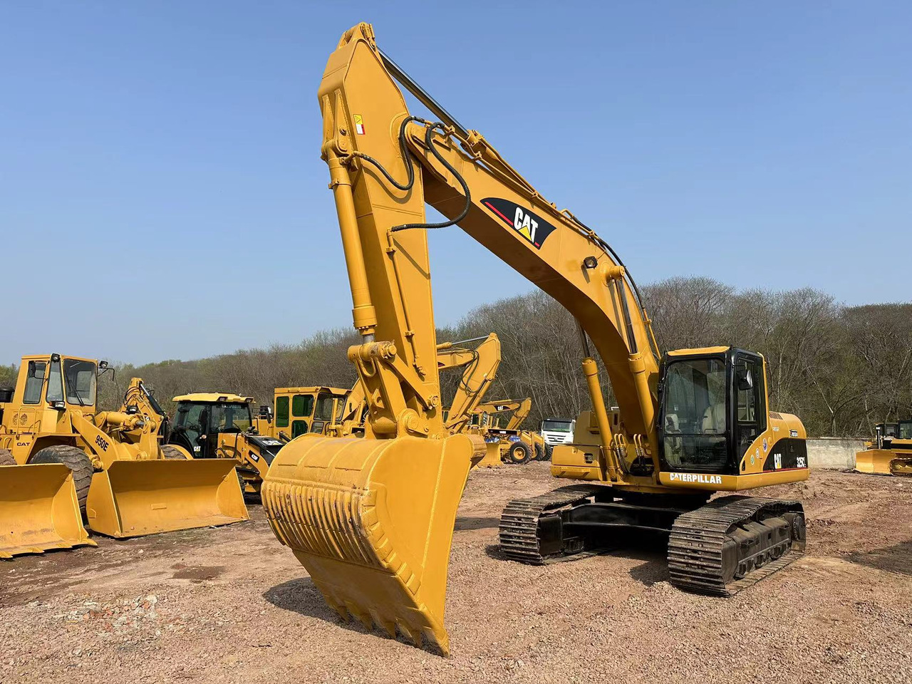 CATERPILLAR 325C - Pelle sur chenille: photos 2 CATERPILLAR 325C - Pelle sur chenille: photos 2