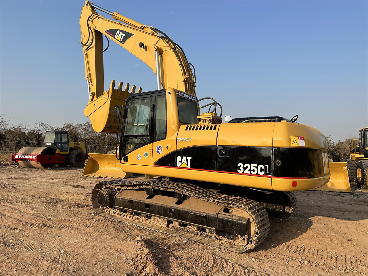 CATERPILLAR 325C - Pelle sur chenille: photos 1 CATERPILLAR 325C - Pelle sur chenille: photos 1