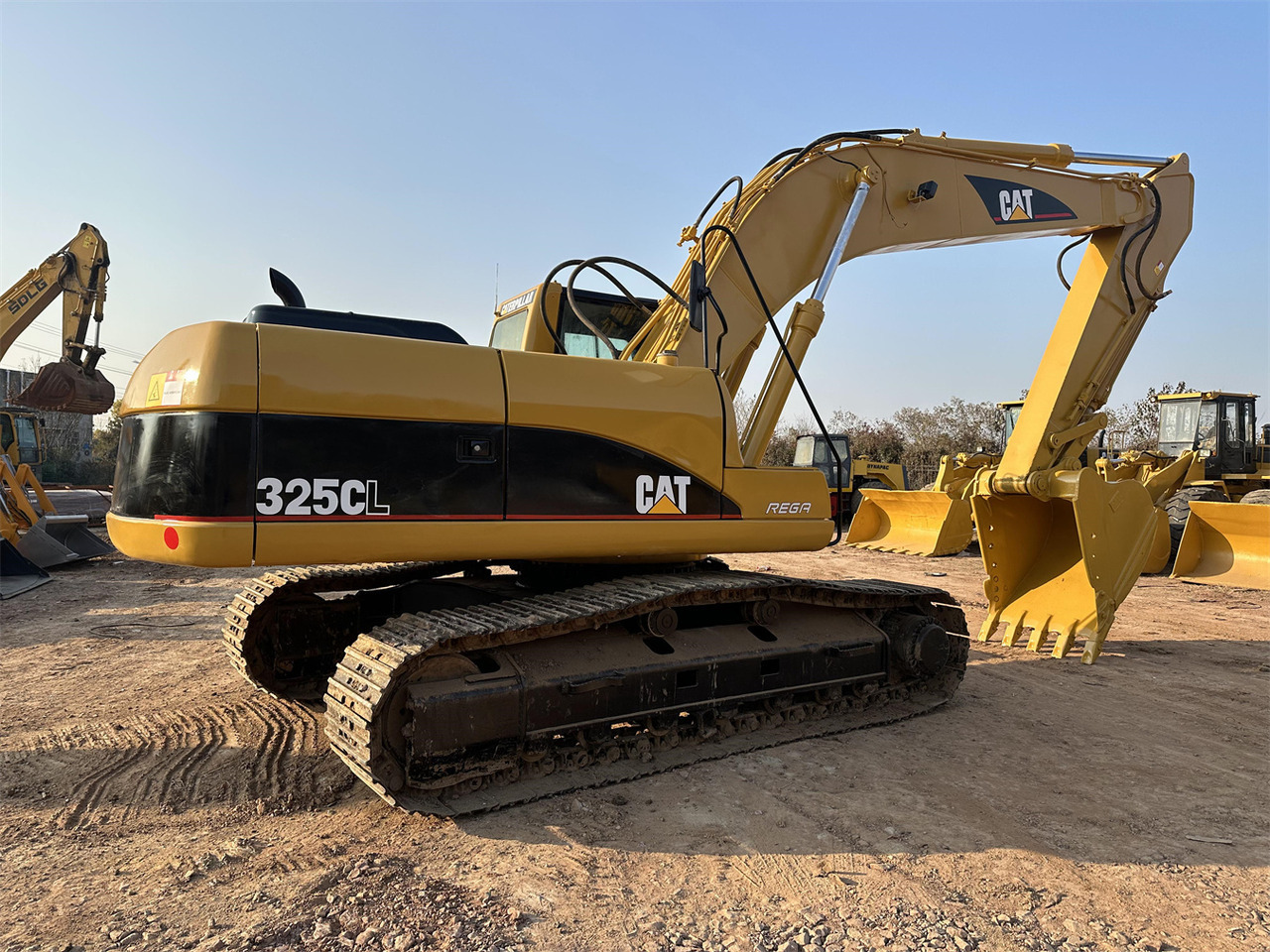 CATERPILLAR 325C - Pelle sur chenille: photos 5 CATERPILLAR 325C - Pelle sur chenille: photos 5