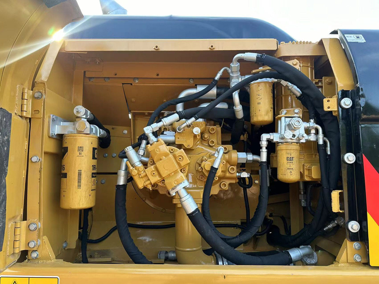 Pelle sur chenille CATERPILLAR 330D2L: photos 12