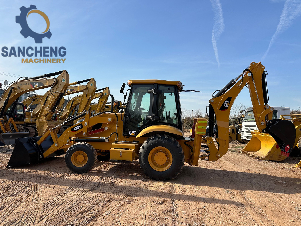 CATERPILLAR 420F2 - Tractopelle: photos 2 CATERPILLAR 420F2 - Tractopelle: photos 2