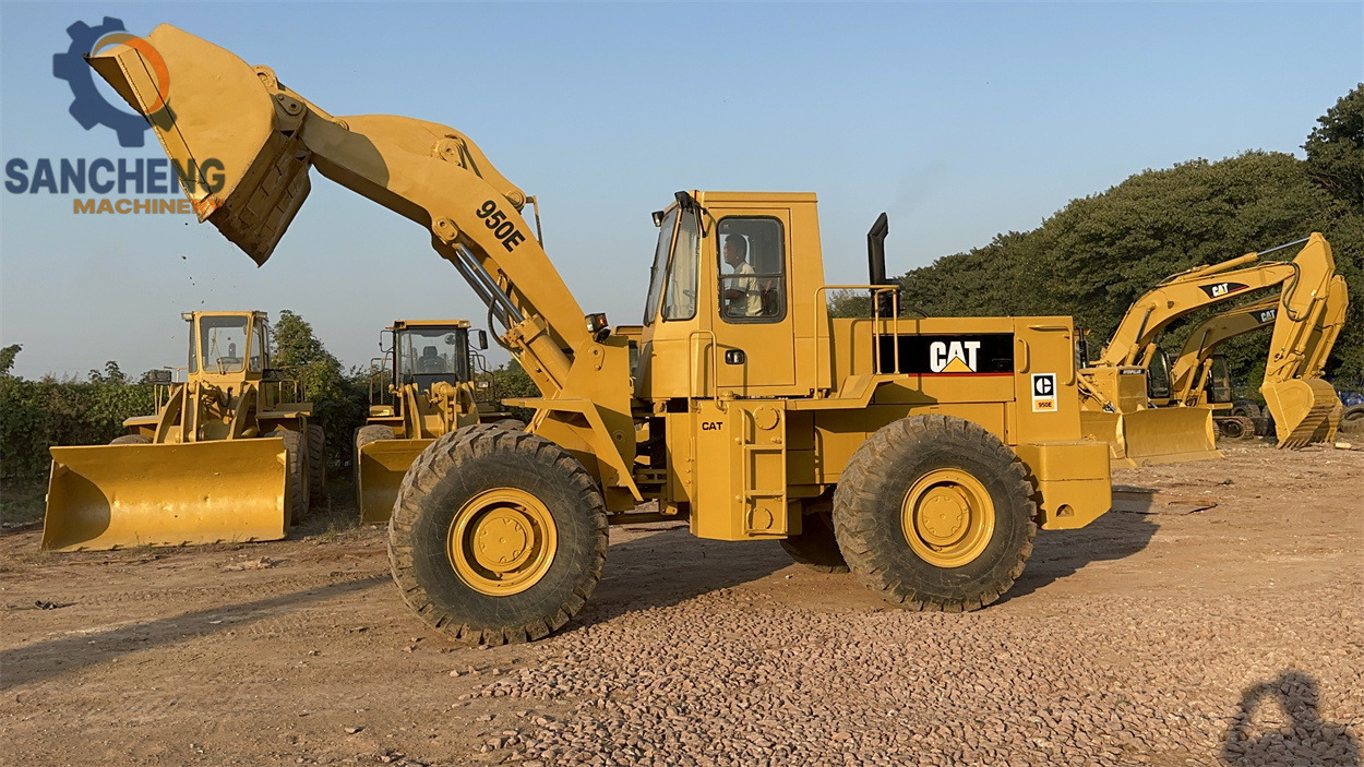 CATERPILLAR 950E - Chargeuse sur pneus: photos 2 CATERPILLAR 950E - Chargeuse sur pneus: photos 2