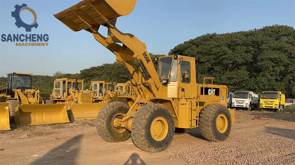 CATERPILLAR 950E - Chargeuse sur pneus: photos 3 CATERPILLAR 950E - Chargeuse sur pneus: photos 3