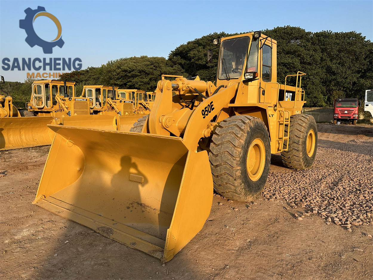 CATERPILLAR 950E - Chargeuse sur pneus: photos 4 CATERPILLAR 950E - Chargeuse sur pneus: photos 4