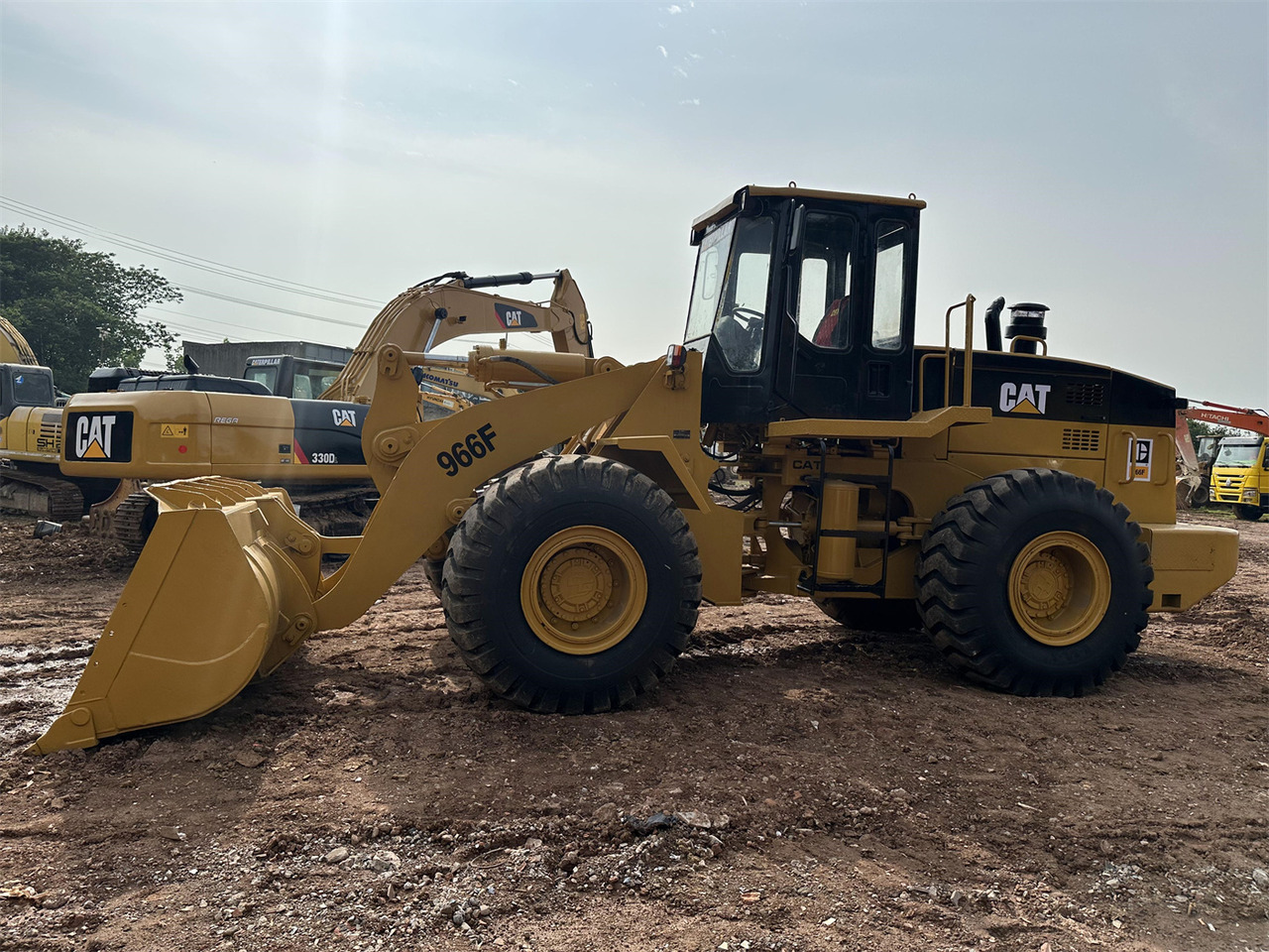 CATERPILLAR 966F - Chargeuse sur pneus: photos 5 CATERPILLAR 966F - Chargeuse sur pneus: photos 5