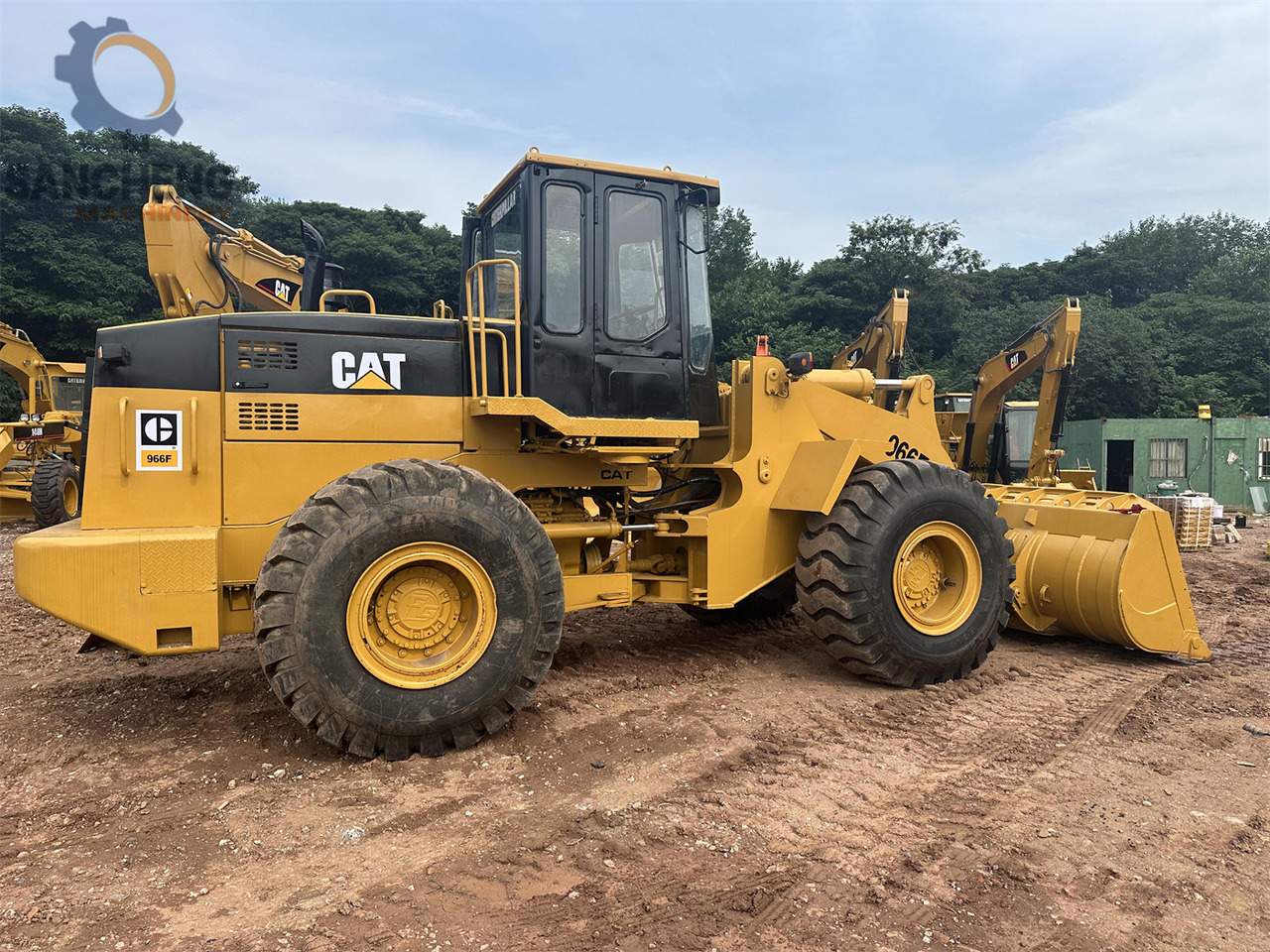 CATERPILLAR 966F - Chargeuse sur pneus: photos 4 CATERPILLAR 966F - Chargeuse sur pneus: photos 4