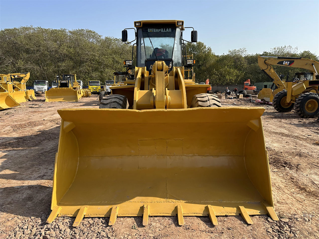 Chargeuse sur pneus CATERPILLAR 966G: photos 6