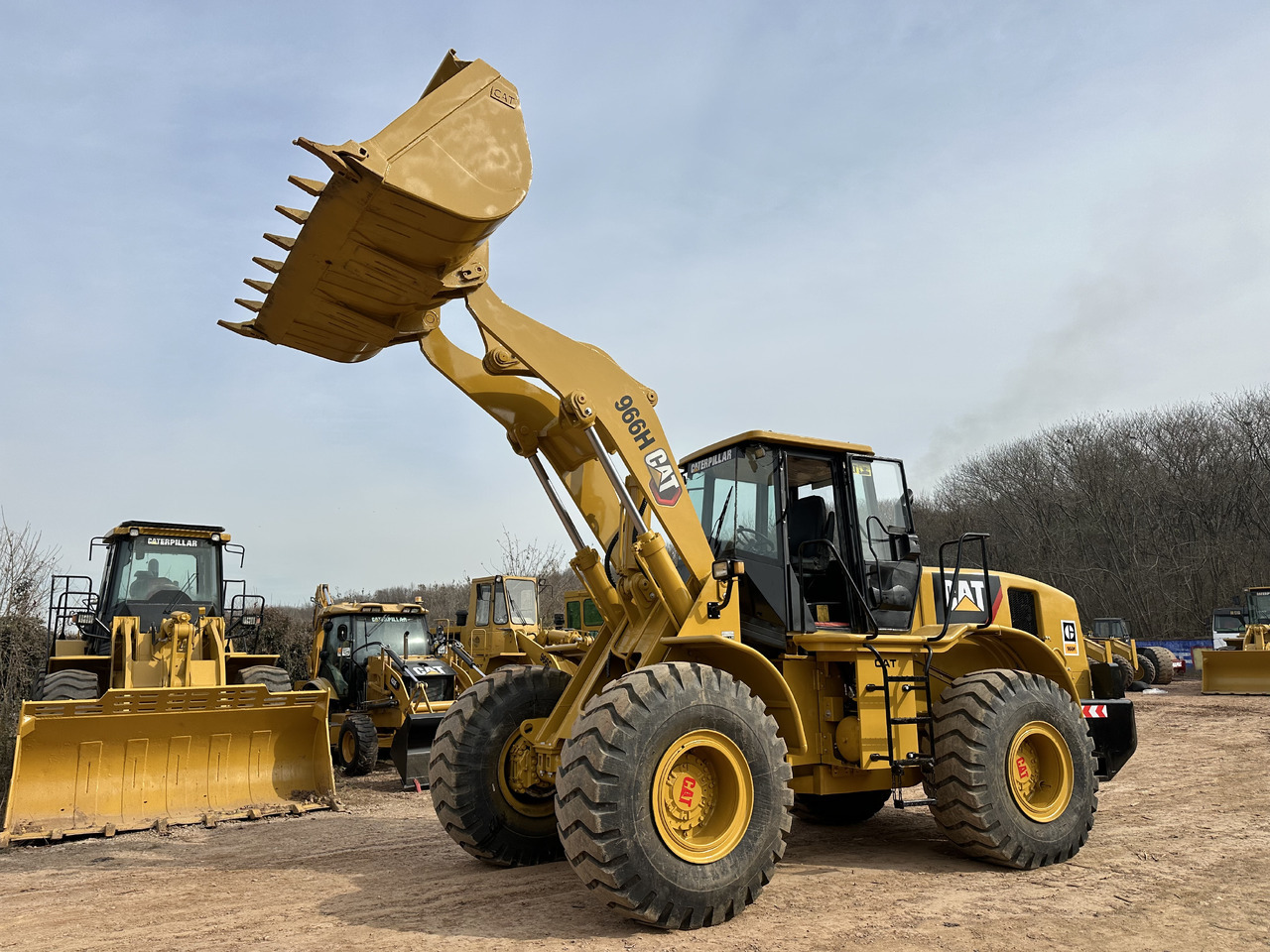 CATERPILLAR 966H - Chargeuse sur pneus: photos 2 CATERPILLAR 966H - Chargeuse sur pneus: photos 2