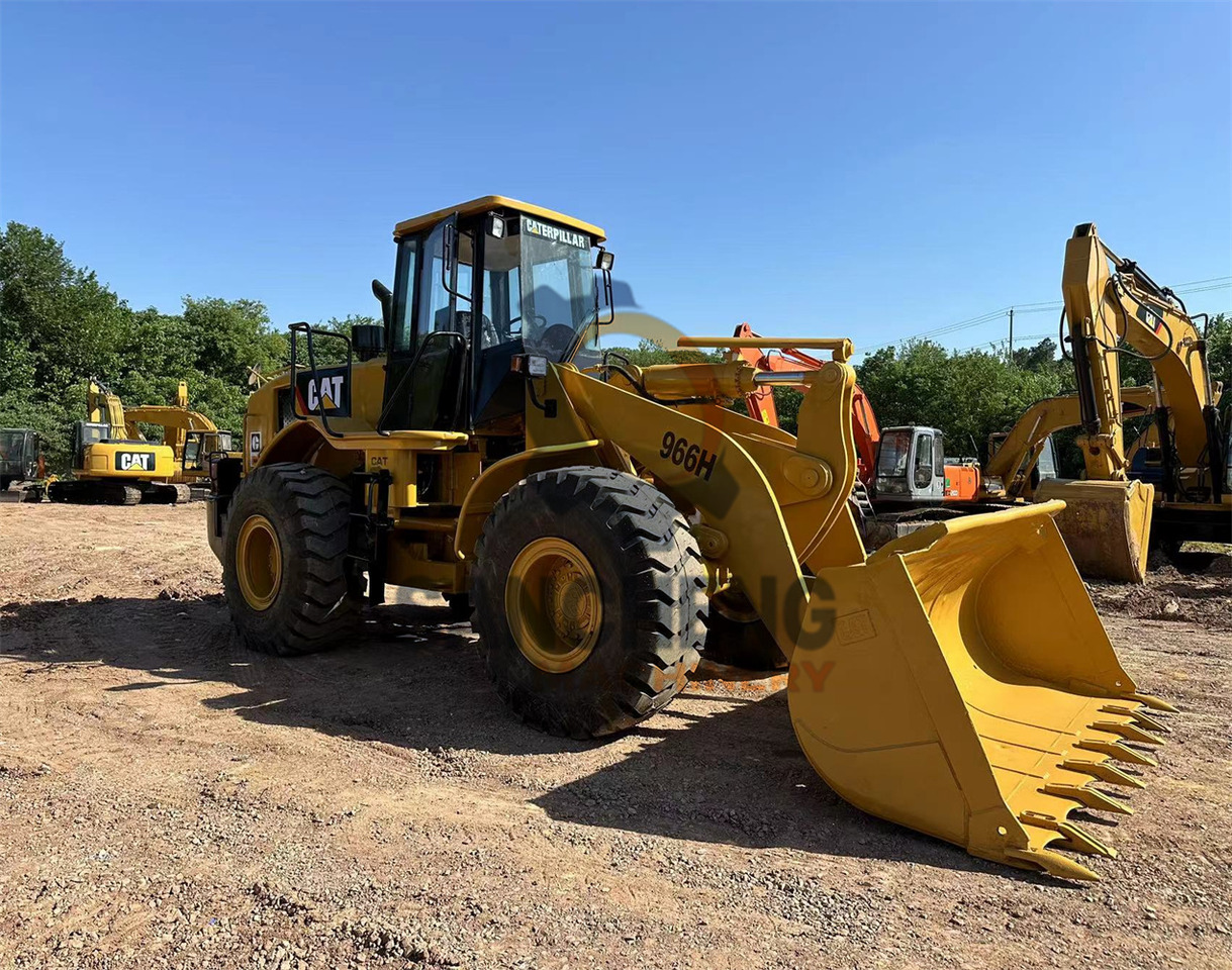 CATERPILLAR 966H - Chargeuse sur pneus: photos 1 CATERPILLAR 966H - Chargeuse sur pneus: photos 1