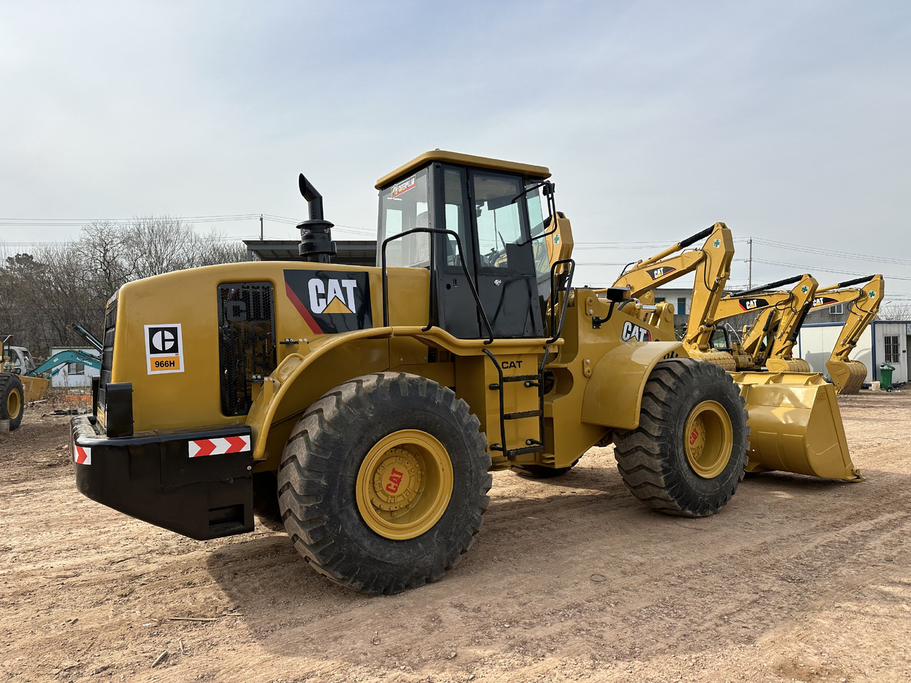 CATERPILLAR 966H - Chargeuse sur pneus: photos 1 CATERPILLAR 966H - Chargeuse sur pneus: photos 1