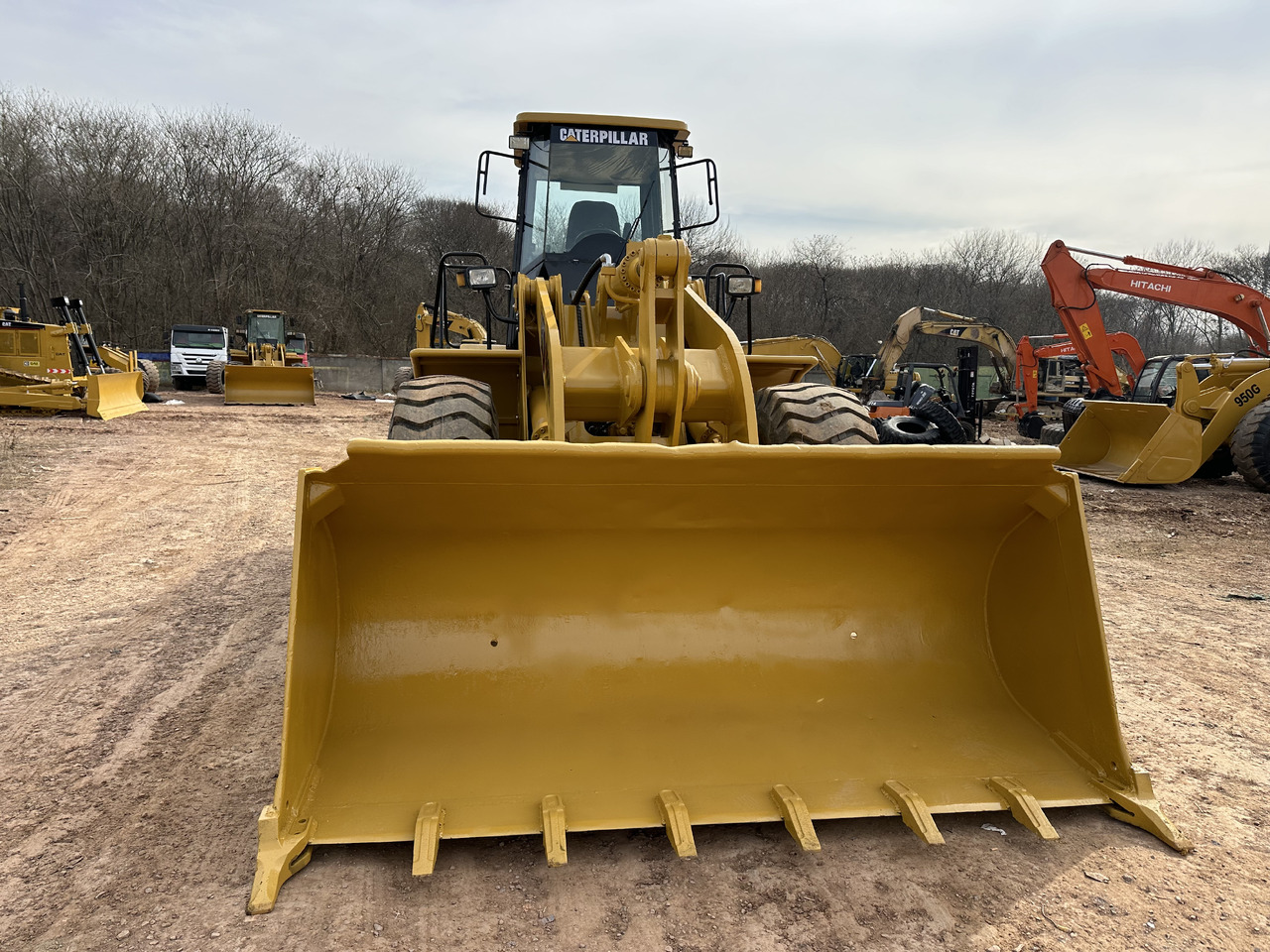 CATERPILLAR 966H - Chargeuse sur pneus: photos 5 CATERPILLAR 966H - Chargeuse sur pneus: photos 5
