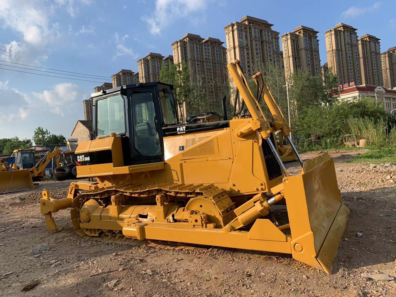 CATERPILLAR D6G - Bulldozer: photos 1 CATERPILLAR D6G - Bulldozer: photos 1
