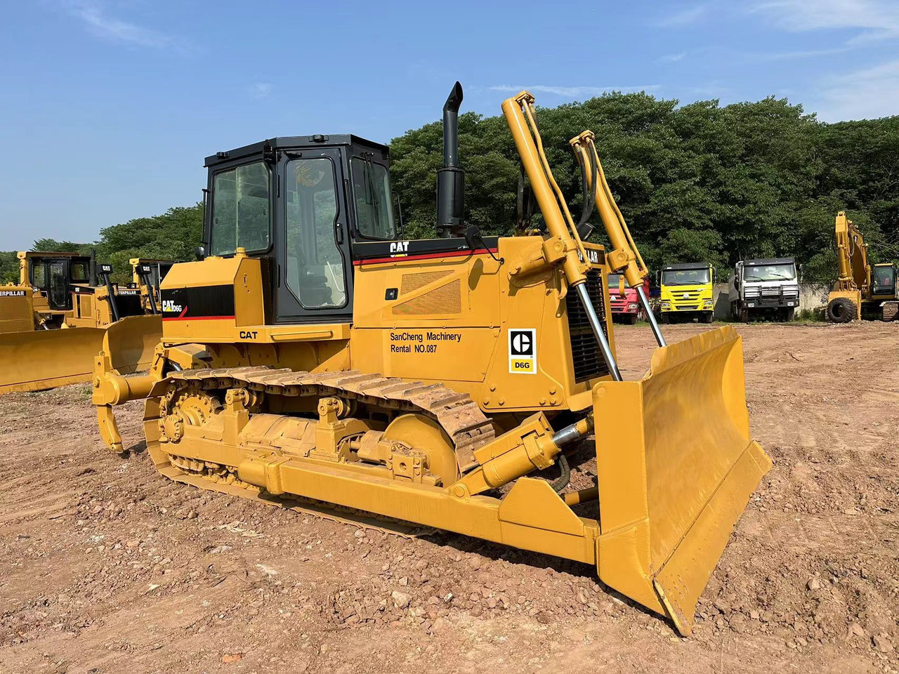 CATERPILLAR D6G Crawler Dozer - Bulldozer: photos 2 CATERPILLAR D6G Crawler Dozer - Bulldozer: photos 2