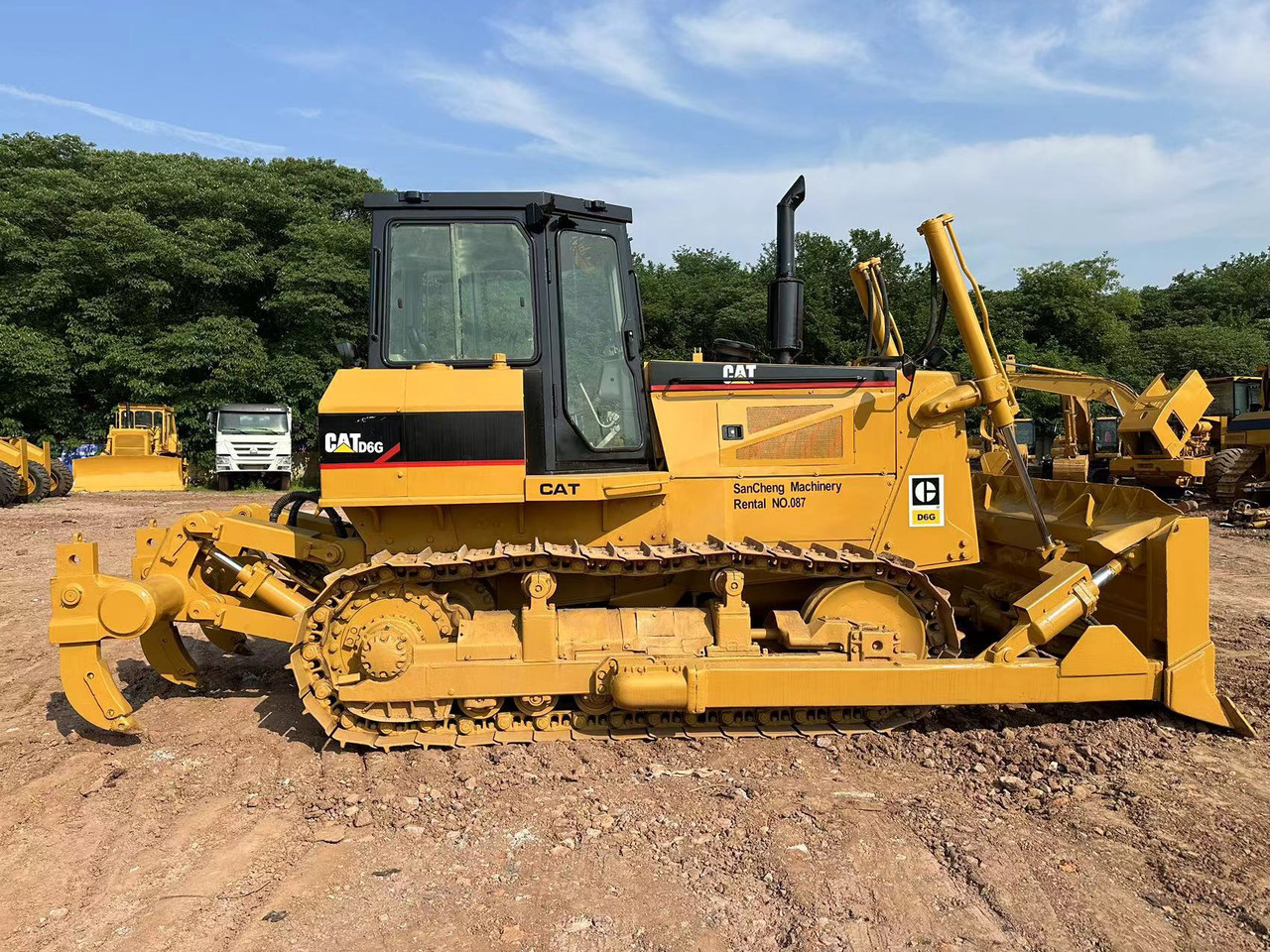 CATERPILLAR D6G Crawler Dozer - Bulldozer: photos 2 CATERPILLAR D6G Crawler Dozer - Bulldozer: photos 2