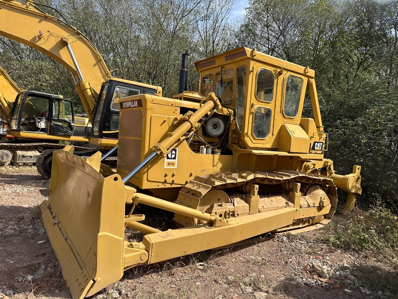 CATERPILLAR D7G - Bulldozer: photos 1 CATERPILLAR D7G - Bulldozer: photos 1