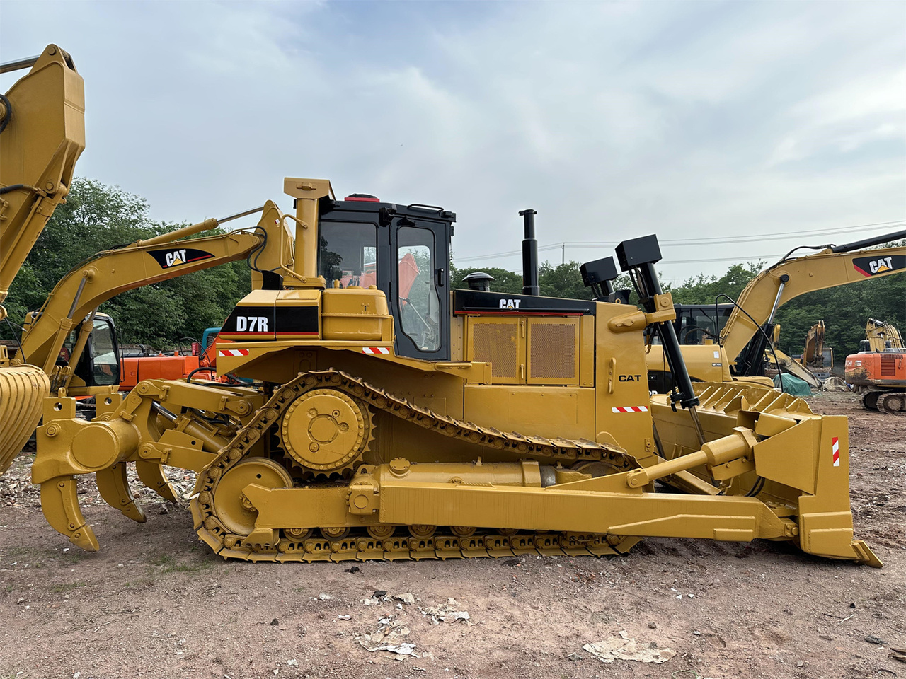 CATERPILLAR D7R - Bulldozer: photos 4 CATERPILLAR D7R - Bulldozer: photos 4