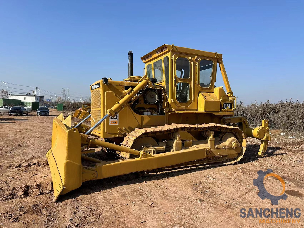 CATERPILLAR D8K - Bulldozer: photos 1 CATERPILLAR D8K - Bulldozer: photos 1