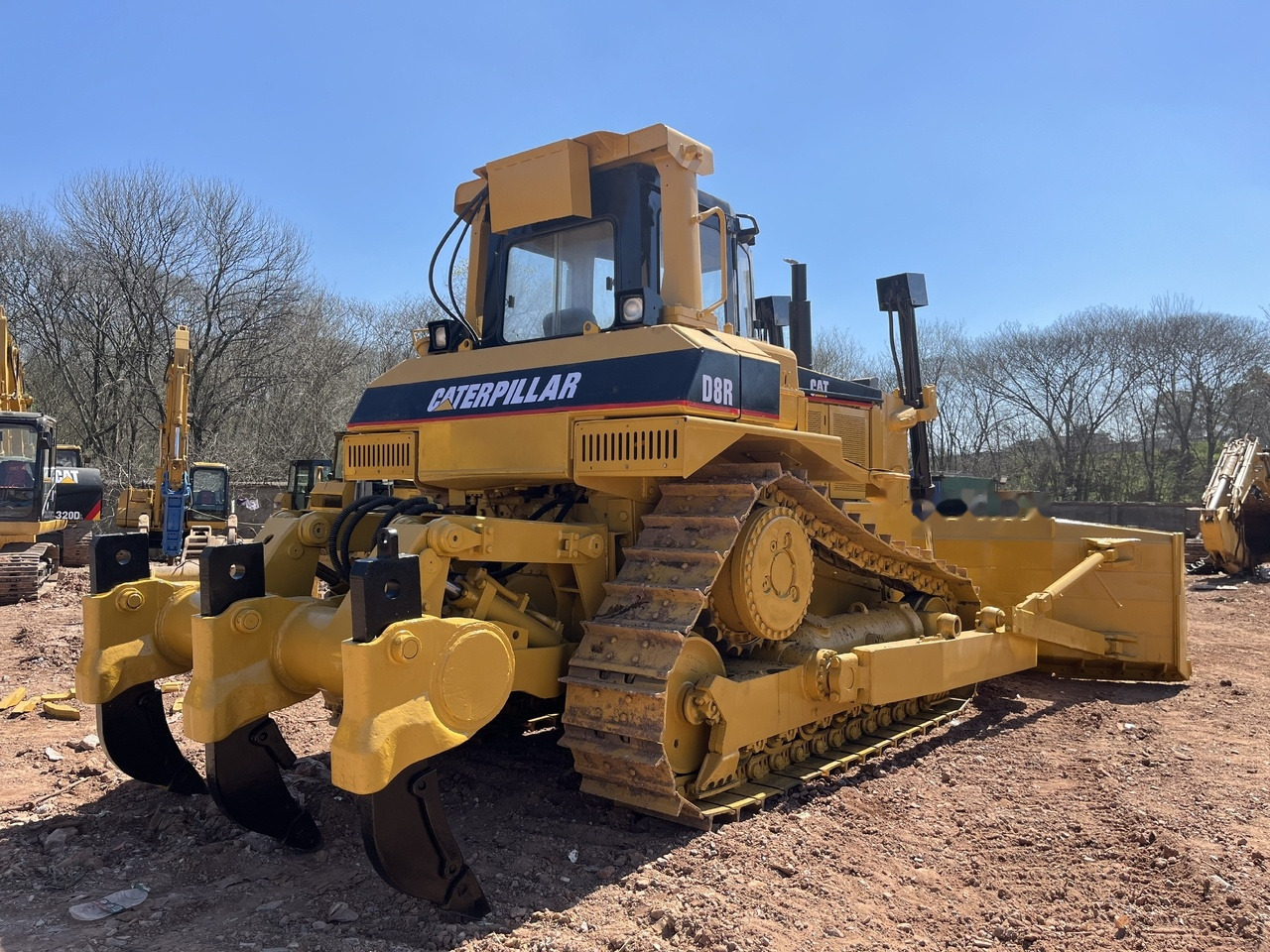 CATERPILLAR D8R - Bulldozer: photos 1 CATERPILLAR D8R - Bulldozer: photos 1