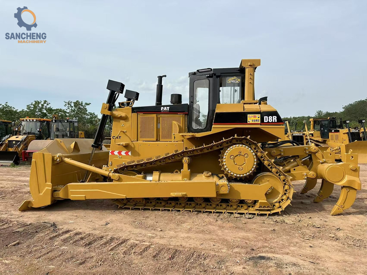 CATERPILLAR D8R - Bulldozer: photos 2 CATERPILLAR D8R - Bulldozer: photos 2