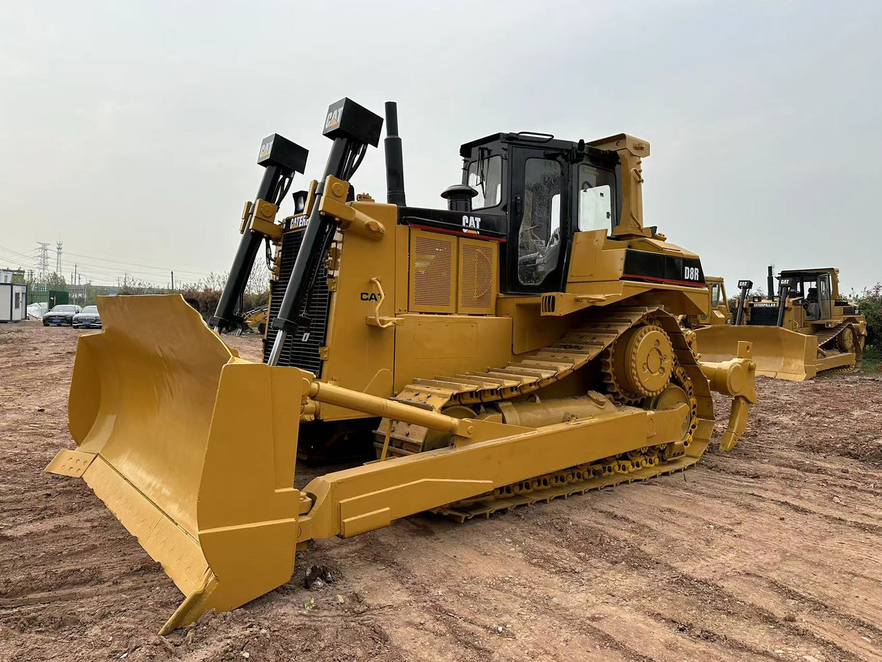 CATERPILLAR D8R - Bulldozer: photos 1 CATERPILLAR D8R - Bulldozer: photos 1