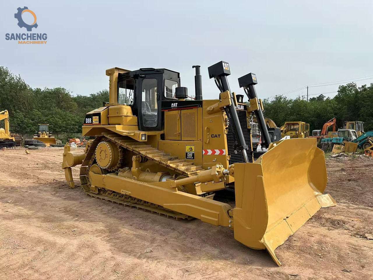 CATERPILLAR D8R - Bulldozer: photos 5 CATERPILLAR D8R - Bulldozer: photos 5