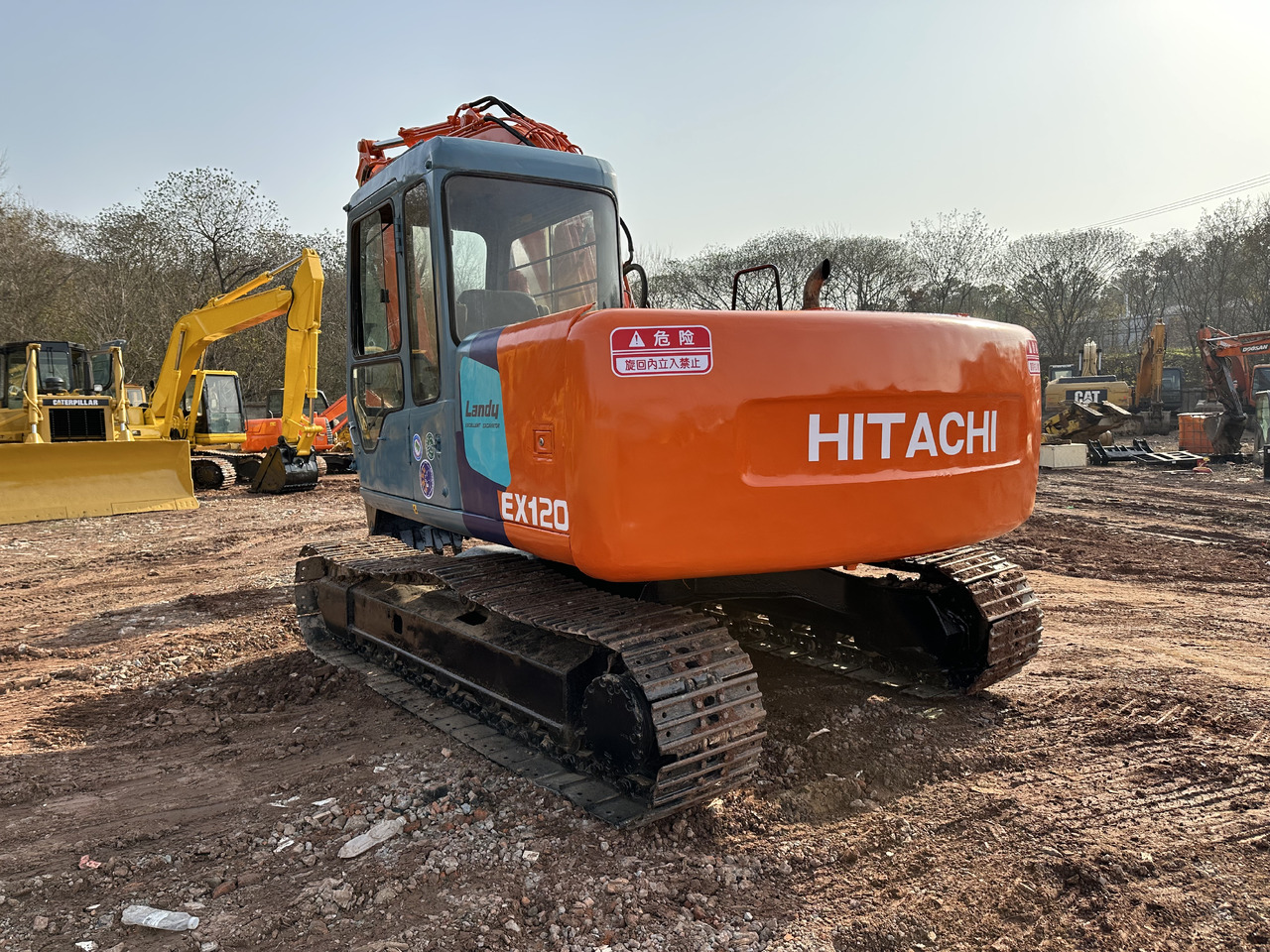 HITACHI EX120-3 - Pelle sur chenille: photos 5 HITACHI EX120-3 - Pelle sur chenille: photos 5