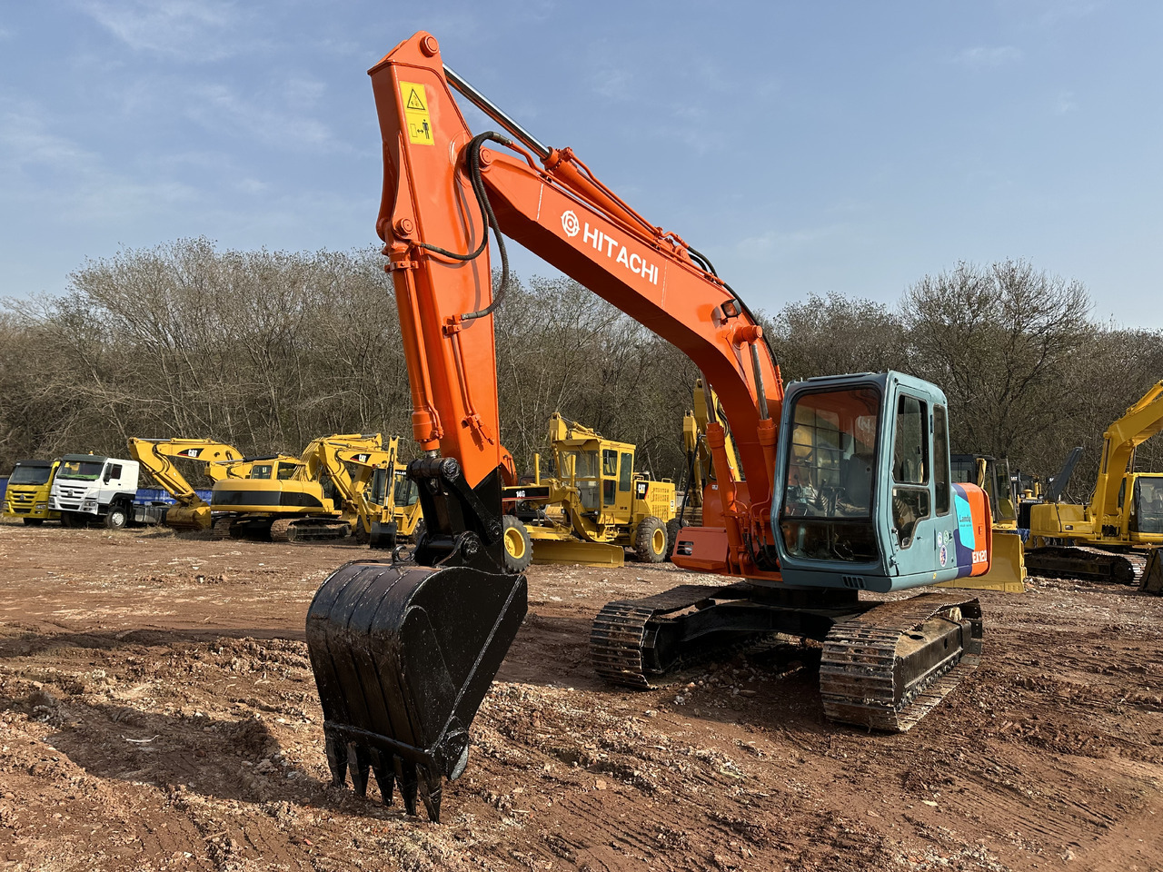 HITACHI EX120 - Pelle sur chenille: photos 5 HITACHI EX120 - Pelle sur chenille: photos 5