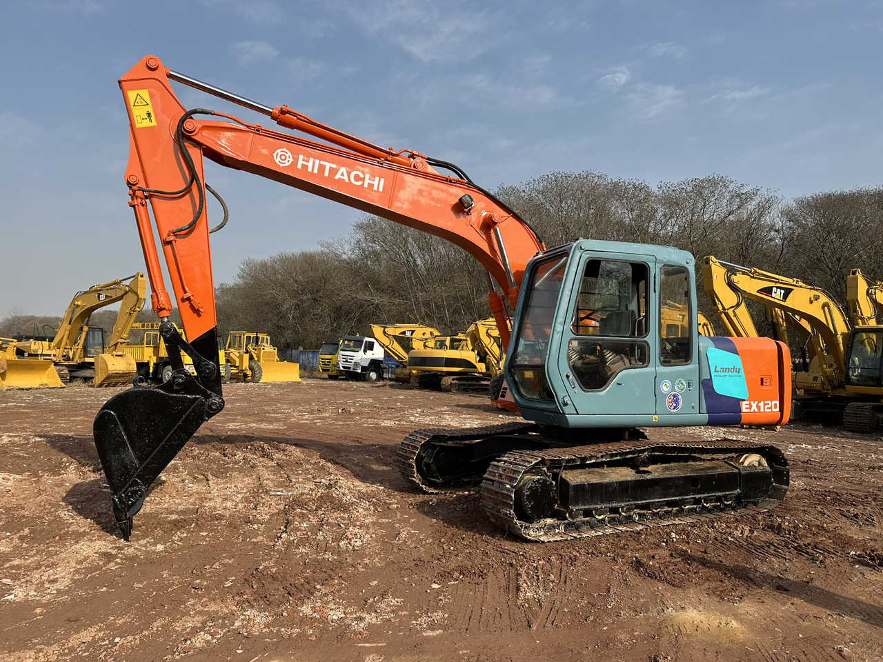 HITACHI EX120 - Pelle sur chenille: photos 2 HITACHI EX120 - Pelle sur chenille: photos 2