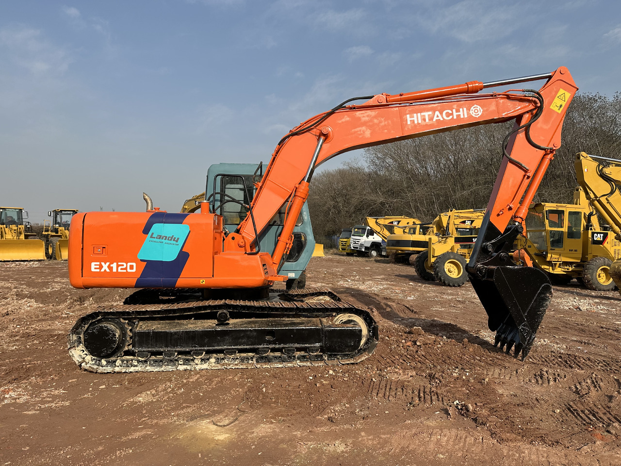 HITACHI EX120 - Pelle sur chenille: photos 1 HITACHI EX120 - Pelle sur chenille: photos 1