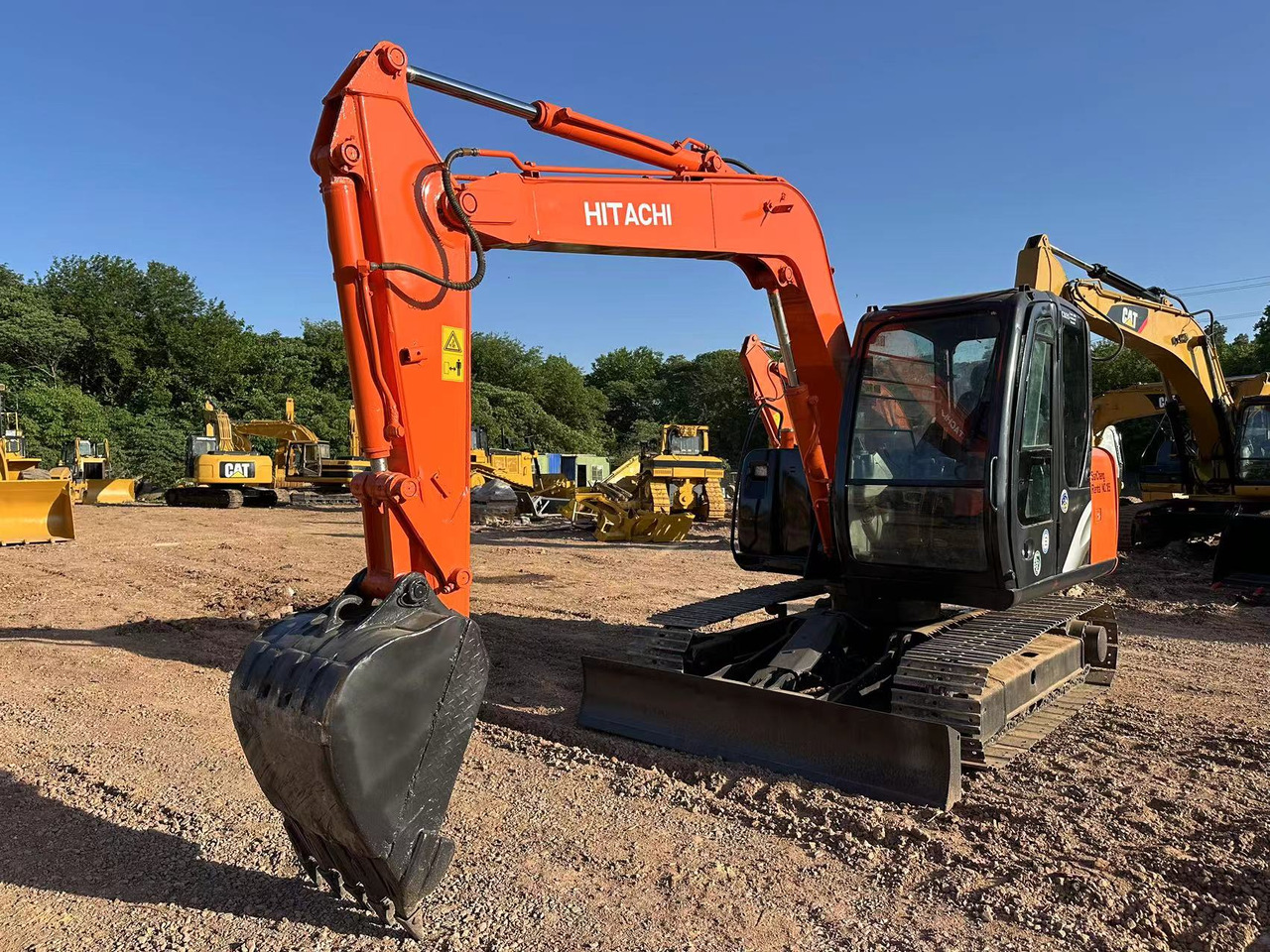 HITACHI ZAXIS ZX70 - Mini pelle: photos 2 HITACHI ZAXIS ZX70 - Mini pelle: photos 2
