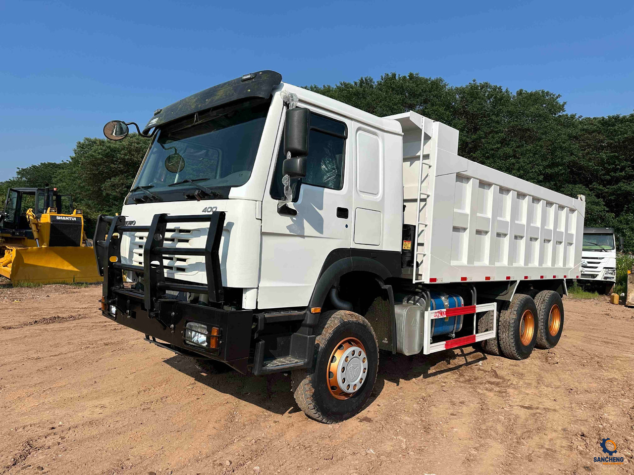HOWO 400 With Bumper - Camion benne: photos 5 HOWO 400 With Bumper - Camion benne: photos 5