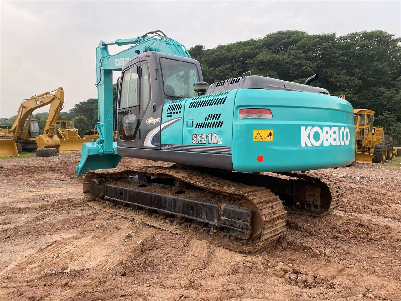 KOBELCO SK210LC-8 - Pelle sur chenille: photos 4 KOBELCO SK210LC-8 - Pelle sur chenille: photos 4