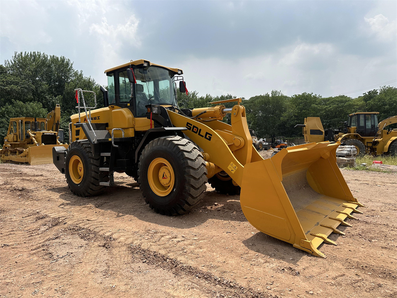 SDLG L956F Wheel loader - Chargeuse sur pneus: photos 1 SDLG L956F Wheel loader - Chargeuse sur pneus: photos 1