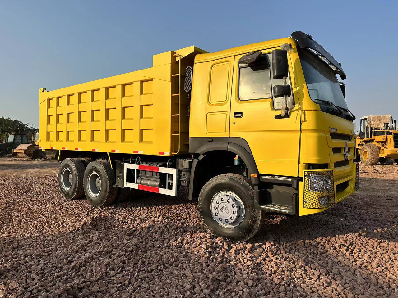 SINOTRUK HOWO 371 Dump Truck - Camion benne: photos 4 SINOTRUK HOWO 371 Dump Truck - Camion benne: photos 4